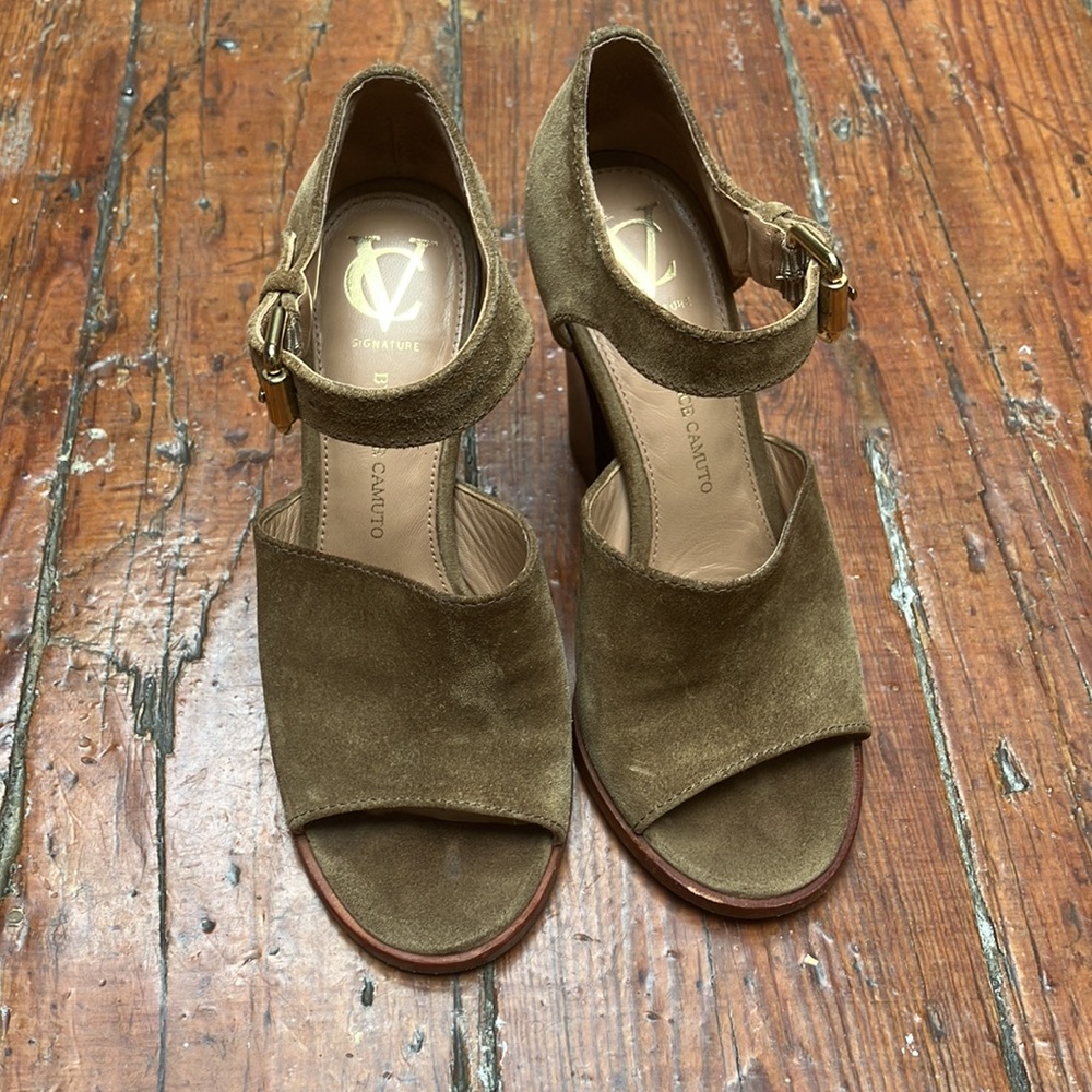 Vince Camuto suede sandals 5M - Picture 3 of 6